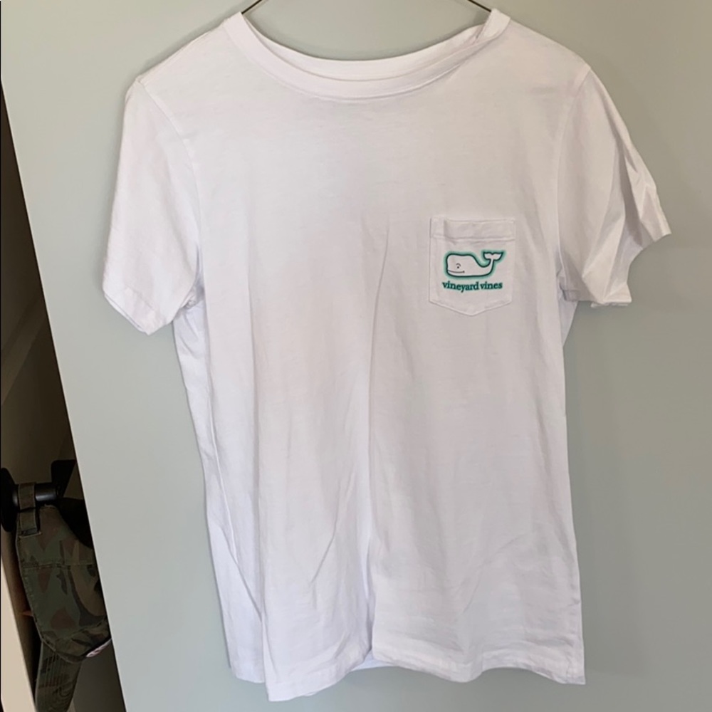 Vineyard vines t shirt
